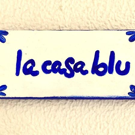 La Casa Blu Nel Cuore Storico Di Napoli Luaran gambar