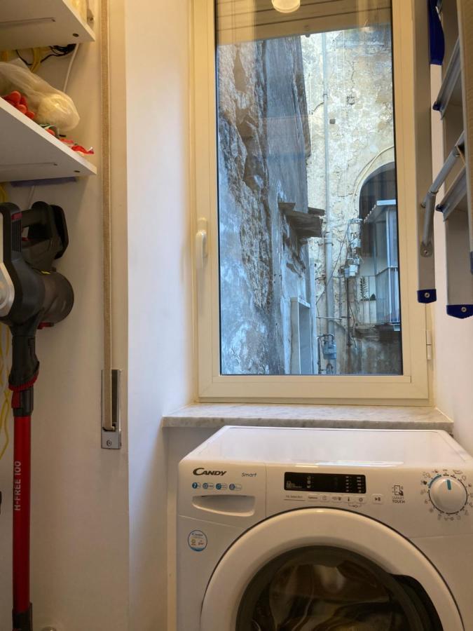 La Casa Blu Nel Cuore Storico Di Napoli Luaran gambar