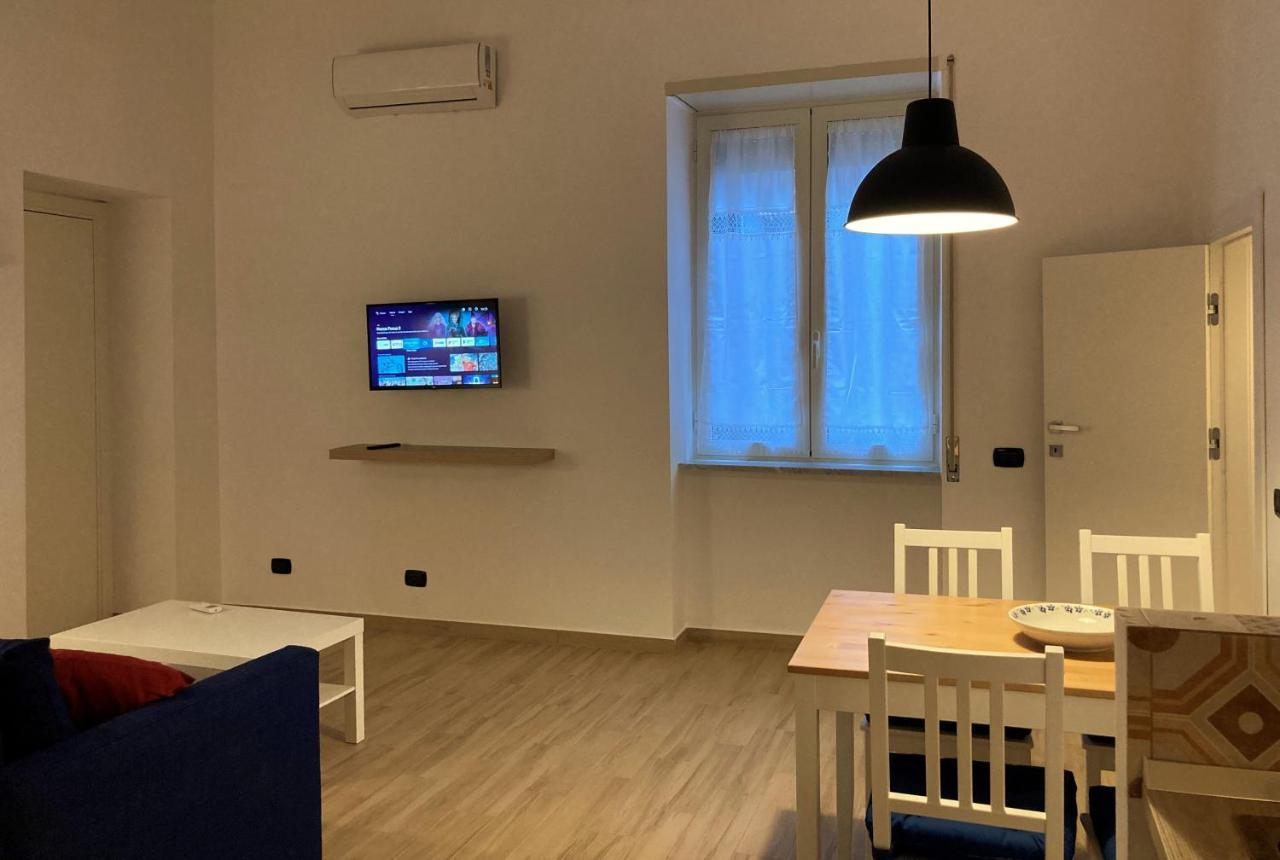 La Casa Blu Nel Cuore Storico Di Napoli Luaran gambar