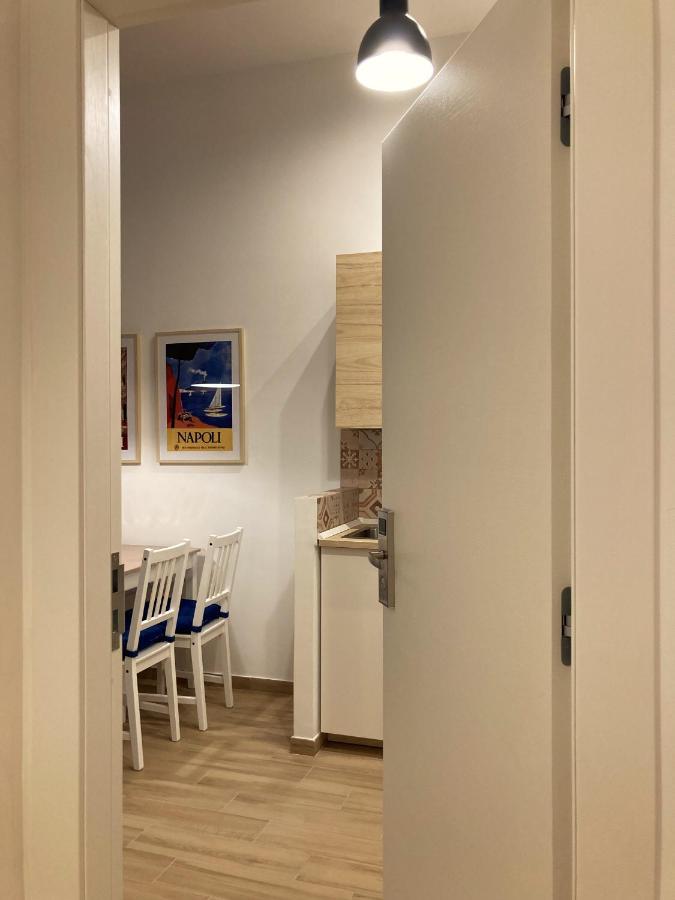 La Casa Blu Nel Cuore Storico Di Napoli Luaran gambar