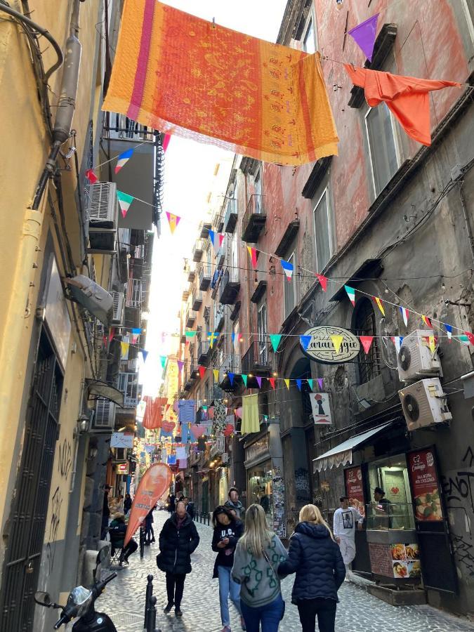 La Casa Blu Nel Cuore Storico Di Napoli Luaran gambar